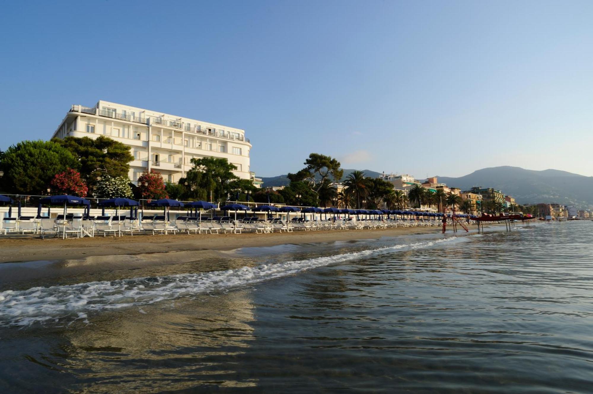 Hotiday Room Collection - Mediterranee Alassio Extérieur photo